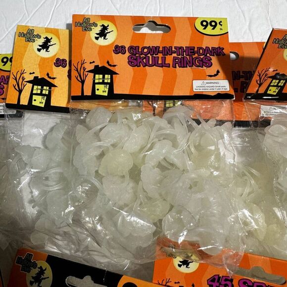 Plastic Spider Skull Rings 8 Packages Glow In The Dark 318 Rings Halloween Kids - Picture 3 of 5